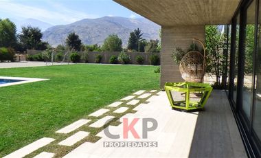 Casa en venta de 5 dorm. en Colina