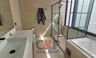 Casa en venta de 5 dorm. en Colina