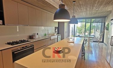 Casa en venta de 5 dorm. en Colina