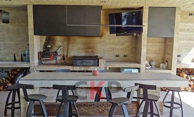 Casa en venta de 5 dorm. en Colina
