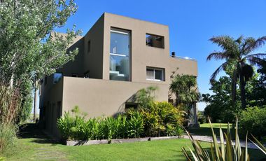 Mansion en el Delta | Isla Santa Monica | Al Rio San Antonio | 10 personas