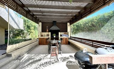 Casa en arriendo cond.Casas Hacienda, Chicureo Oriente,5 dor