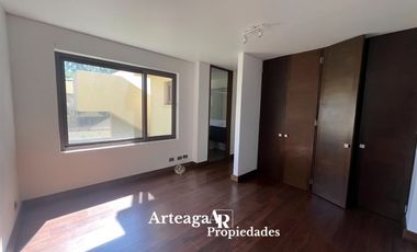 Casa en arriendo cond.Casas Hacienda, Chicureo Oriente,5 dor