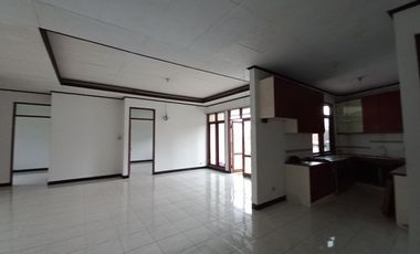 Rumah taman luas dekat setrasari mall