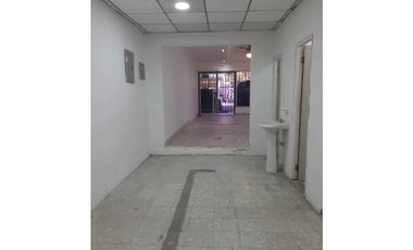 ALQUILO LOCAL EN LA CHORRERA AVENIDA BOLIVAR 250MTS