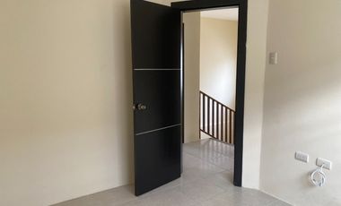 Alquilo casa en Manta  en urbanizacion privada a dos minutos de la fabril