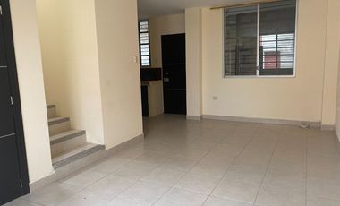 Alquilo casa en Manta  en urbanizacion privada a dos minutos de la fabril