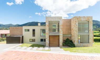casa en venta en valle alto de la pradera. Cod V5569