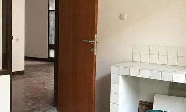 Rumah Mainroad Gerlong Strategis Cocok utk Cafe Outdoor Geger Kalong Sukasari Bandung