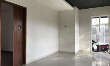 Rumah Mainroad Gerlong Strategis Cocok utk Cafe Outdoor Geger Kalong Sukasari Bandung