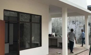 Rumah Mainroad Gerlong Strategis Cocok utk Cafe Outdoor Geger Kalong Sukasari Bandung