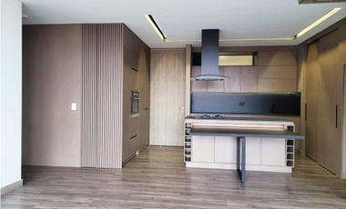 Moderno apto piso alto con vista, unidad completa, sector Los Balsos