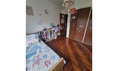 Chalet 3 amb. con dependencia, parque y pileta