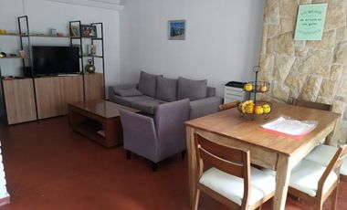 Chalet 3 amb. con dependencia, parque y pileta