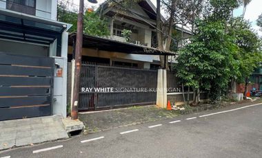 Rumah Siap Huni Area Tenang dan Prime di Jl Ubud
