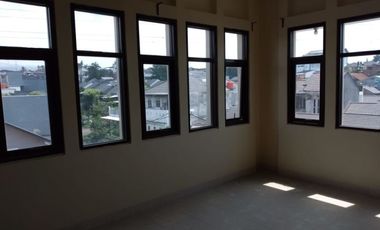 Rumah Mewah 3 lantai Dijual lokasi sangat strategis kota cimahi | RITAM