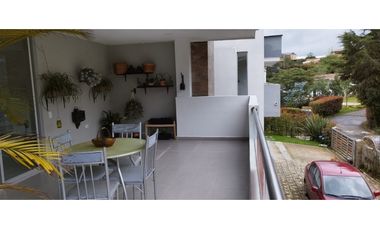 CASA PARA ARRIENDO EN LOMA DEL ESCOBERO