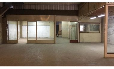 ALQUILAMOS INCREIBLE GALPON 3 PLANTAS HORMIGON 900 mt2