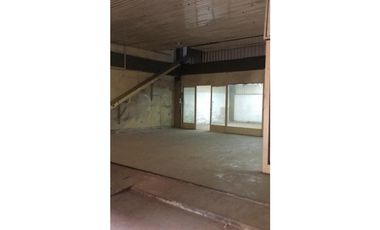 ALQUILAMOS INCREIBLE GALPON 3 PLANTAS HORMIGON 900 mt2