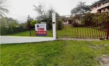 VENDO CASA CON USO COMERCIAL EN ARRAIJAN JUAN DEMOTENES 3R