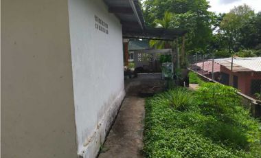 VENDO CASA CON USO COMERCIAL EN ARRAIJAN JUAN DEMOTENES 3R