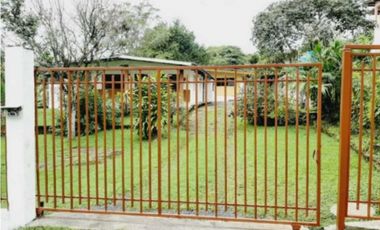 VENDO CASA CON USO COMERCIAL EN ARRAIJAN JUAN DEMOTENES 3R