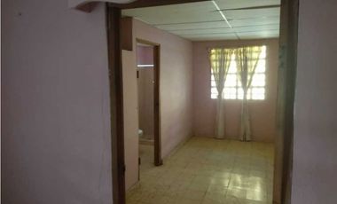 VENDO CASA CON USO COMERCIAL EN ARRAIJAN JUAN DEMOTENES 3R