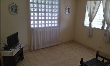 VENDO CASA CON USO COMERCIAL EN ARRAIJAN JUAN DEMOTENES 3R