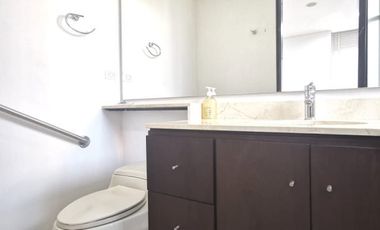 apartamento en arriendo/venta en el poblado. Cod A5880