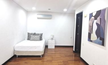 apartamento en arriendo/venta en el poblado. Cod A5880