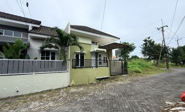 Rumah Minimalis harga 400 jutaan Nol jalan Raya Menganti