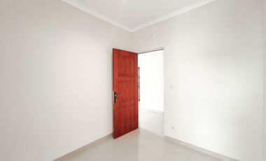 Rumah LT 220 Hadap Timur 15 Mnt ke Living World Grand Wisata J-45516