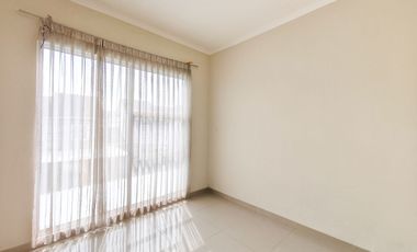 Rumah LT 220 Hadap Timur 15 Mnt ke Living World Grand Wisata J-45516