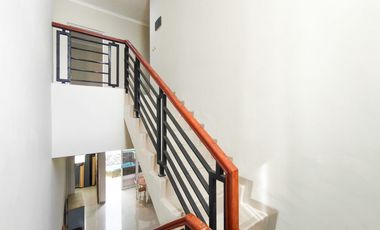 Rumah LT 220 Hadap Timur 15 Mnt ke Living World Grand Wisata J-45516