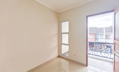 Rumah LT 220 Hadap Timur 15 Mnt ke Living World Grand Wisata J-45516