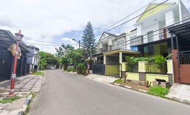 Rumah LT 220 Hadap Timur 15 Mnt ke Living World Grand Wisata J-45516