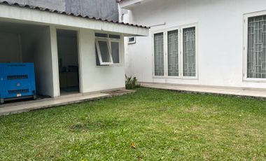 Rumah Modern Tropical Cocok Untuk Kantor, Klinik atau Hunian di Bangka, Kemang.