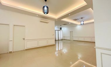 Rumah Modern Tropical Cocok Untuk Kantor, Klinik atau Hunian di Bangka, Kemang.