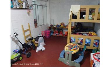 Se Vende Casa + Cochera En Ancon -  Urb. Las Gardenias