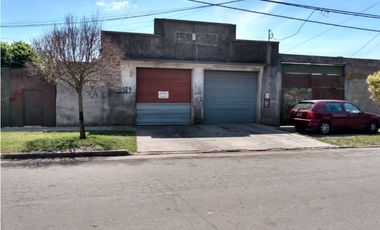 Venta o permuta de taller con vivienda