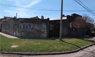 Venta o permuta de taller con vivienda
