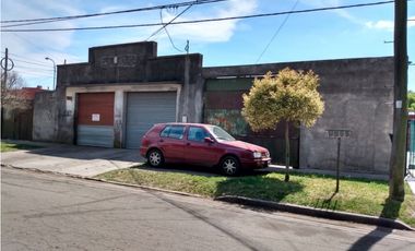 Venta o permuta de taller con vivienda