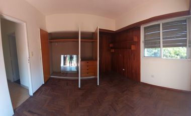 Venta de Casa Quinta en Paso del Rey Centro, calle Paganelli 258