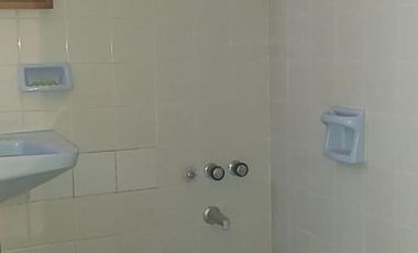 Venta de Casa Quinta en Paso del Rey Centro, calle Paganelli 258