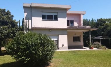 Venta de Casa Quinta en Paso del Rey Centro, calle Paganelli 258