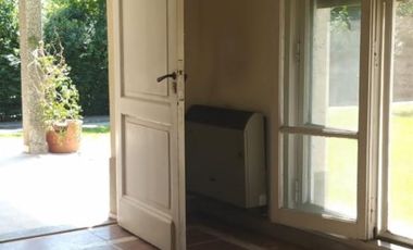 Venta de Casa Quinta en Paso del Rey Centro, calle Paganelli 258