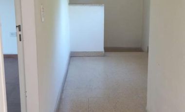 Venta de Casa Quinta en Paso del Rey Centro, calle Paganelli 258