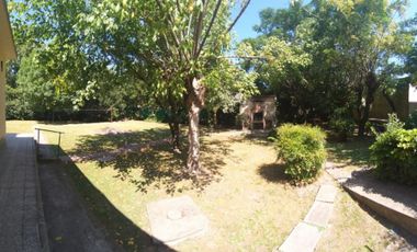 Venta de Casa Quinta en Paso del Rey Centro, calle Paganelli 258