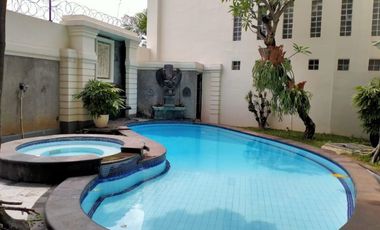 Town House di Cilandak dgn Kolam Renang & Unit Bagus Kondisi Semi Furnished HSE-A0523
