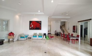 Town House di Cilandak dgn Kolam Renang & Unit Bagus Kondisi Semi Furnished HSE-A0523
